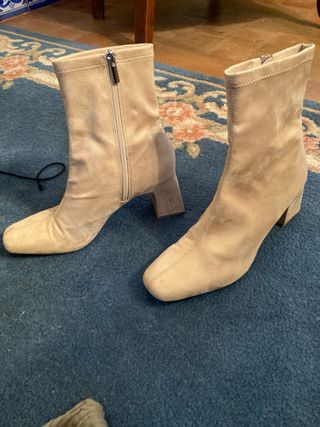 Botas Beige Tacón Cuadrado