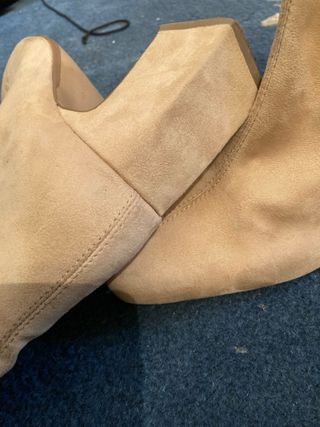 Botas Beige Tacón Cuadrado