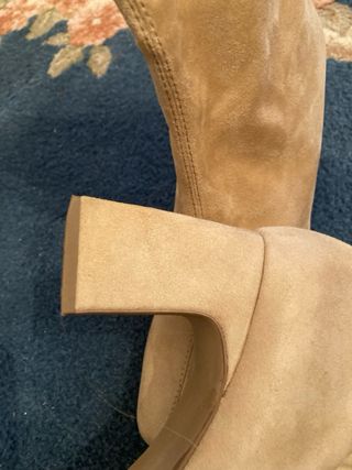 Botas Beige Tacón Cuadrado