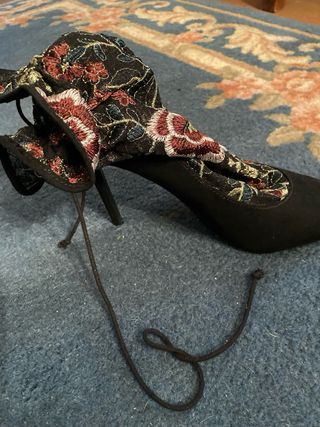 Botas de tacón bordadas