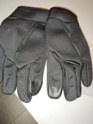 Guantes de moto negros y rojos