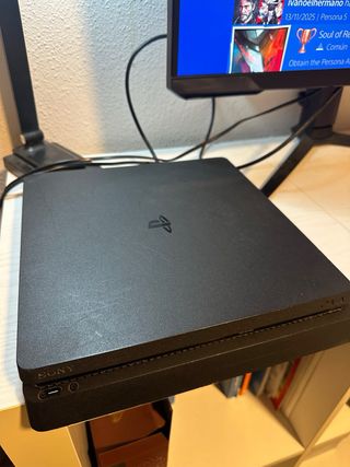 PS4 Slim Nera + Controller + cavi