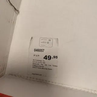 Botines combinados negro y dorado