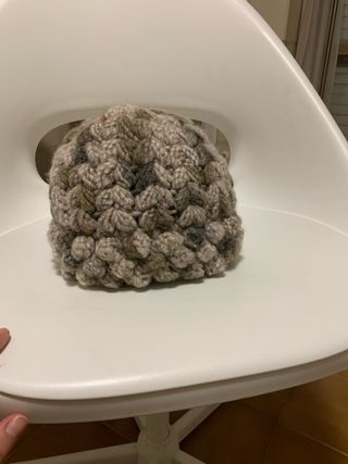 Cappello lana fatto a mano beige/grigio