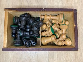 Antiguo juego de ajedrez de madera “Stauton”