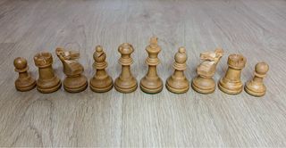 Antiguo juego de ajedrez de madera “Stauton”