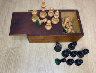 Antiguo juego de ajedrez de madera “Stauton”