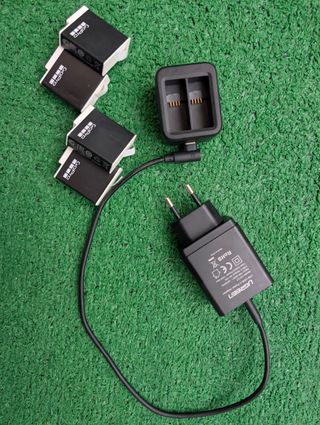 Cargador GoPro + 4 Baterías (10, 11, 12)