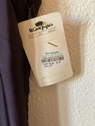 Vestido morado y rojo floral