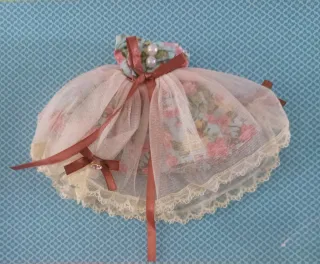 Vestito per bambole 1/6 con stampa floreale e gonna in tulle