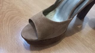 Zapatos de ante con tacón y plataforma