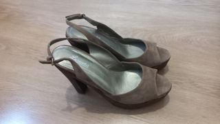 Zapatos de ante con tacón y plataforma