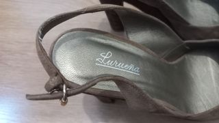 Zapatos de ante con tacón y plataforma