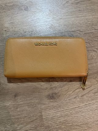 Monedero Michael Kors Beige y Dorado