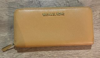 Monedero Michael Kors Beige y Dorado