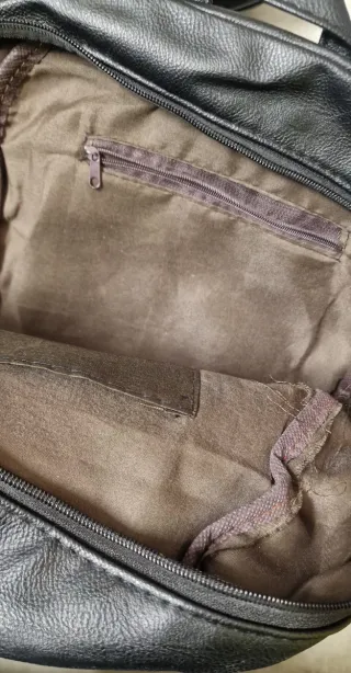 Lotto 2 zainetti neri con borchie