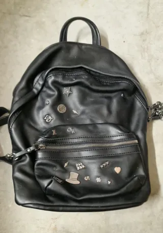 Lotto 2 zainetti neri con borchie