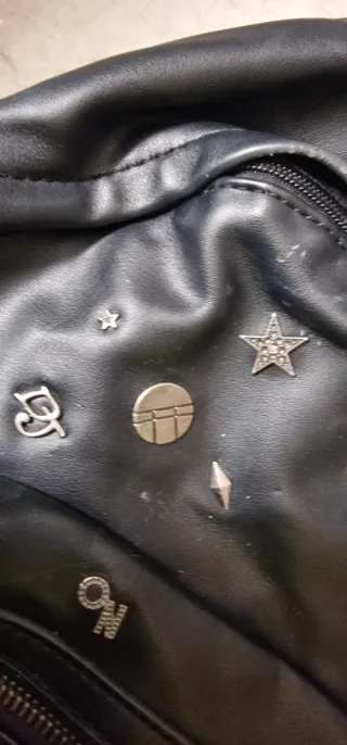 Lotto 2 zainetti neri con borchie