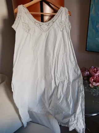 Camisón antiguo de encaje blanco