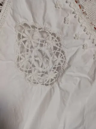 Camisón antiguo de encaje blanco