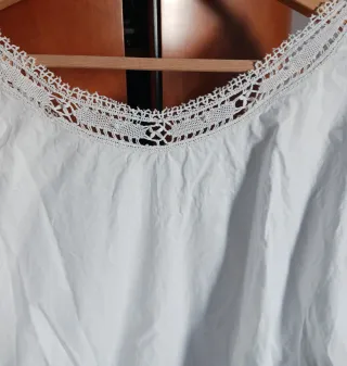 Camisón antiguo de encaje blanco