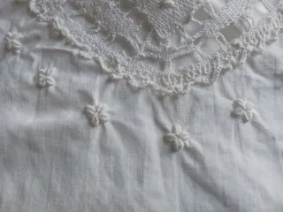 Camisón antiguo de encaje blanco