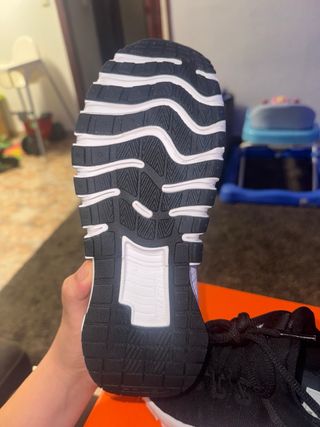 Zapatillas Nike Negras y Blancas