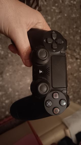 PS4 Slim 500 gb + 8 Giochi Top + Controller