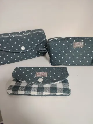 Conjunto cosido a mano: neceser,  monedero,totebag