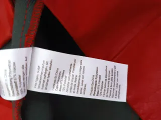 Gonna corta in ecopelle rossa