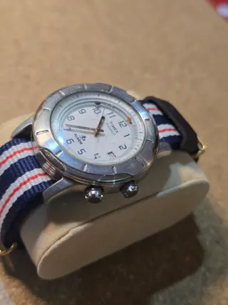 Reloj Timex Dorado y Plateado