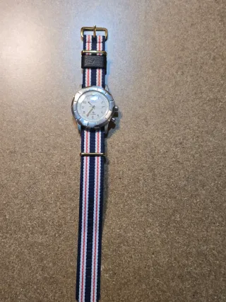 Reloj Timex Dorado y Plateado