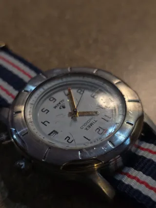 Reloj Timex Dorado y Plateado