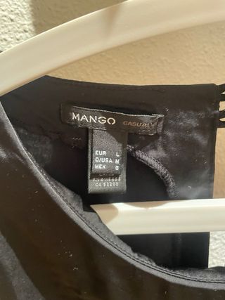 Vestido negro Mango con volantes