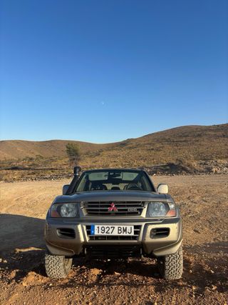 Mitsubishi Montero 2003