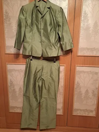 Pantalón verde satinado nuevo  Amitíe T.42