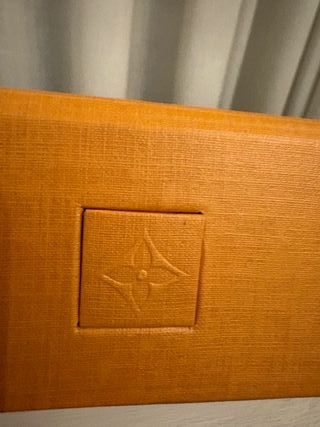 Scatola Louis Vuitton con fiocco