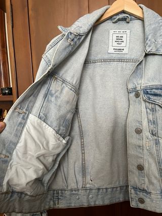 Cazadora vaquera Pull&Bear desgastada
