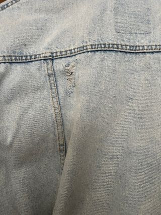 Cazadora vaquera Pull&Bear desgastada