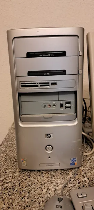 Ordenador de sobremesa HP Plata