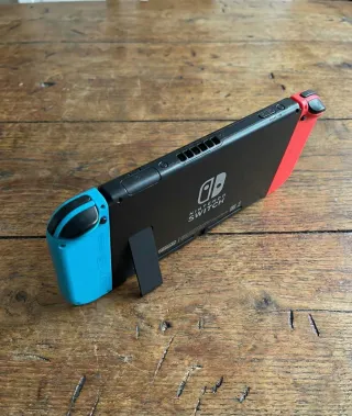 Nintendo Switch Neón Completa + Extras