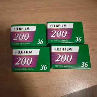 4 carretes Fujifilm 200 2026