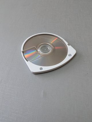 PSP FFVII Crisis Core + pack giochi e custodie