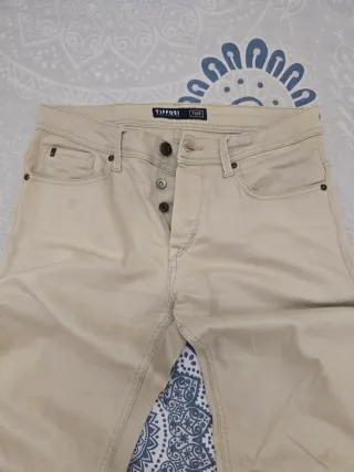 Pantalón de hombre Tiffosi modelo Tyler beige