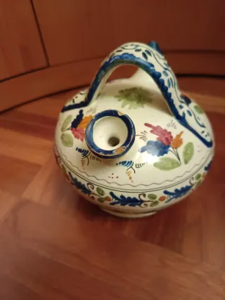 Botijo de cerámica decorado
