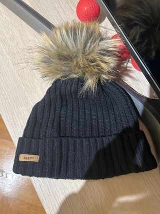 Gorro Barts Negro con Pompón