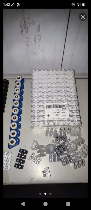 Lote de clemas y bornas surtidas