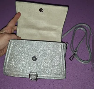 Mini bolso fiesta plateado. H&M