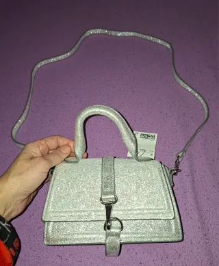 Mini bolso fiesta plateado. H&M