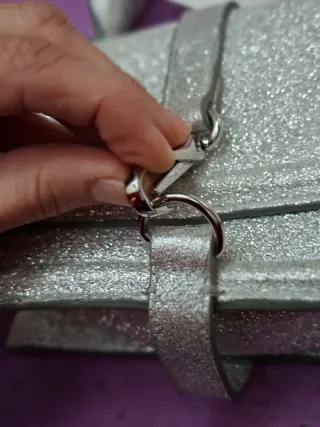 Mini bolso fiesta plateado. H&M